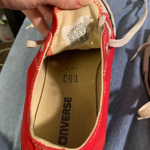 Red Converse - Picture 5 of 12